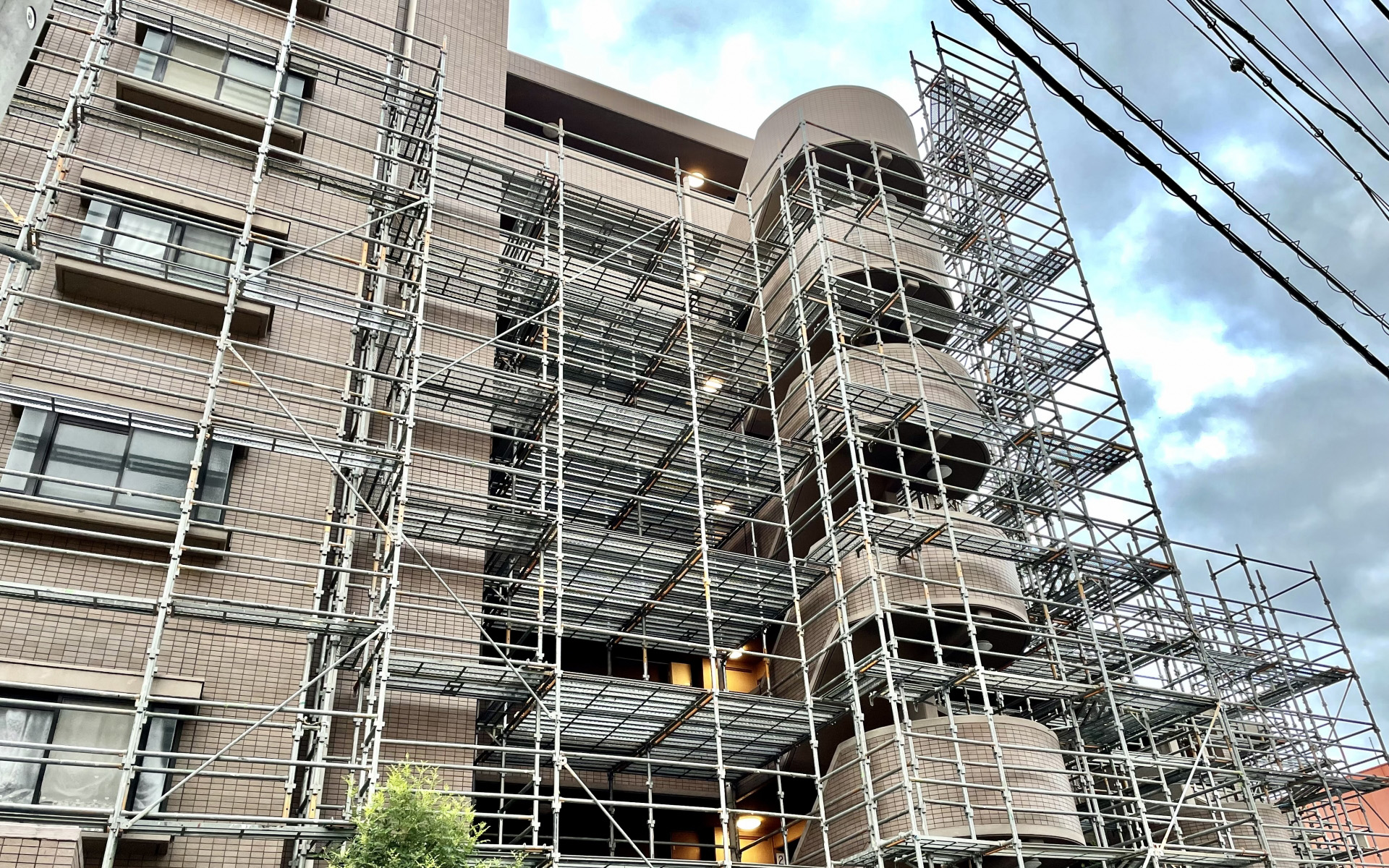 改修工事を中心とした足場施工